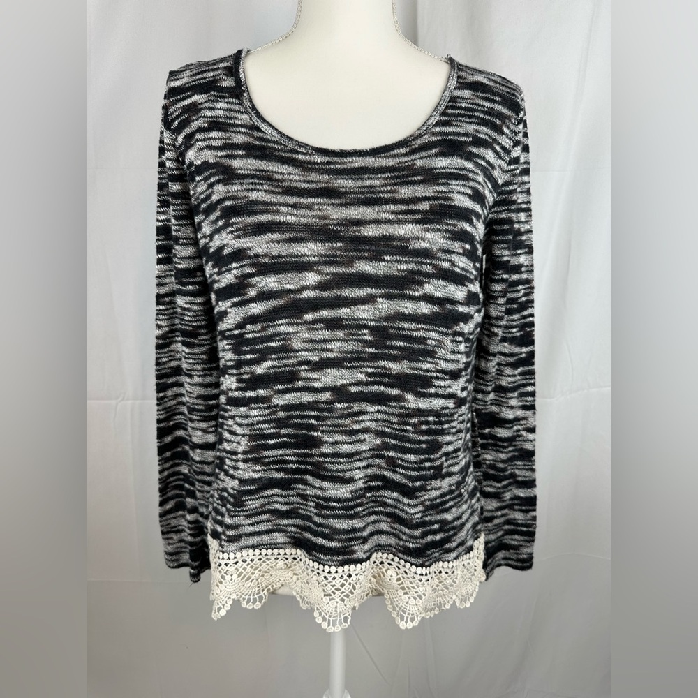 Rewind Large Shirt Top Long Sleeve heather charcoal Lace Crochet Hem Scoop Neck